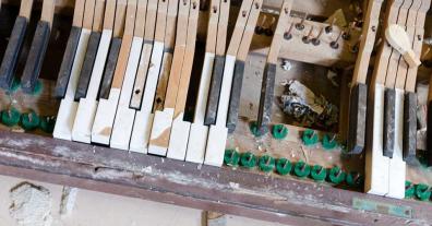 damaged piano keys